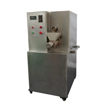 Dondurma mısır sopa ekstruder doldurmak için içi boş tüp mısır şişirme aperatif yapma makinesi