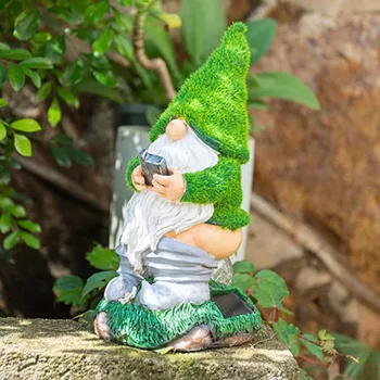 Bahçe Gnome Heykelleri Reçine Gnome Heykelcik üzerinde Oturan Güneş çatlaklı cam Küre ışık,Patio Yard Çim Sundurma Açık Dekor