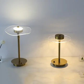 Modern Masa Lambası USB Dokunmatik Karartma masa lambası Akrilik led ışık Dekoratif Başucu lambası için Bar / Restoran / Otel Masa Gece Lambası