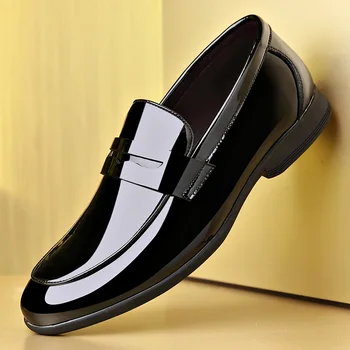 Erkekler rahat ayakkabılar Hakiki Deri Yeni Beyefendi Rugan Özlü Elbise Ayakkabı Sıcak Serin Siyah Slip-on Loafer'lar