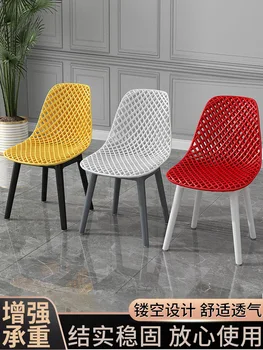 İskandinav Yemek Sandalyesi Ev Net Kırmızı İçi Boş Sandalye Makyaj Koltuğu Modern Minimalist Plastik Sandalye Nefes Arkalığı Tabure