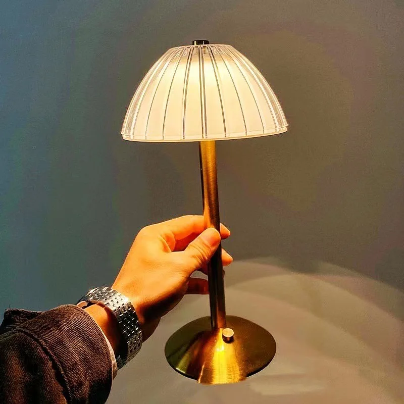 Masa lambası LED dokunmatik sensör Masaüstü gece lambası şarj edilebilir kablosuz okuma lambası Restoran otel Bar yatak odası dekoru ışık